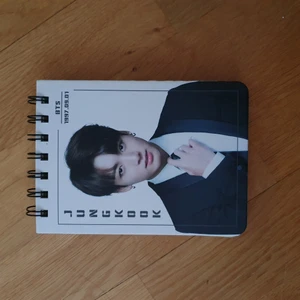 Jungkook skrivblock - Oanvänt skrivblock med Jungkook från BTS tema. Bra skick. 