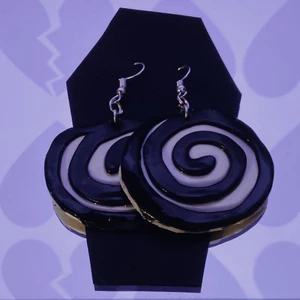 Örhängen  - Handgjorda örhängen i polymerlera