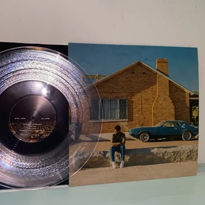 Lpl skiva - Från urban outfitters, aldrig använd då jag inte lyssnar på khalid. Jätte cool genomskinlig skiva som man kan ha som dekoration på väggen eller lyssna på om man har en spelare. 