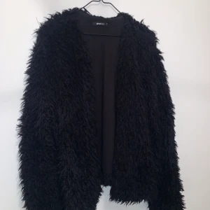 Jacka  - Jacka från GinaTricot i stl. M! Finns i centrala Uddevalla annars står köparen för frakt.