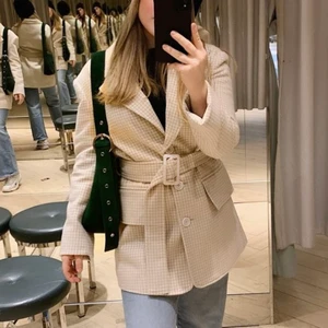 Jacka - Kappa/Jacka från Gina Tricot i storlek 34. Använd max 5 gånger!💜