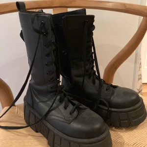 Boots från asos storlek 36 - Populära boots från asos 