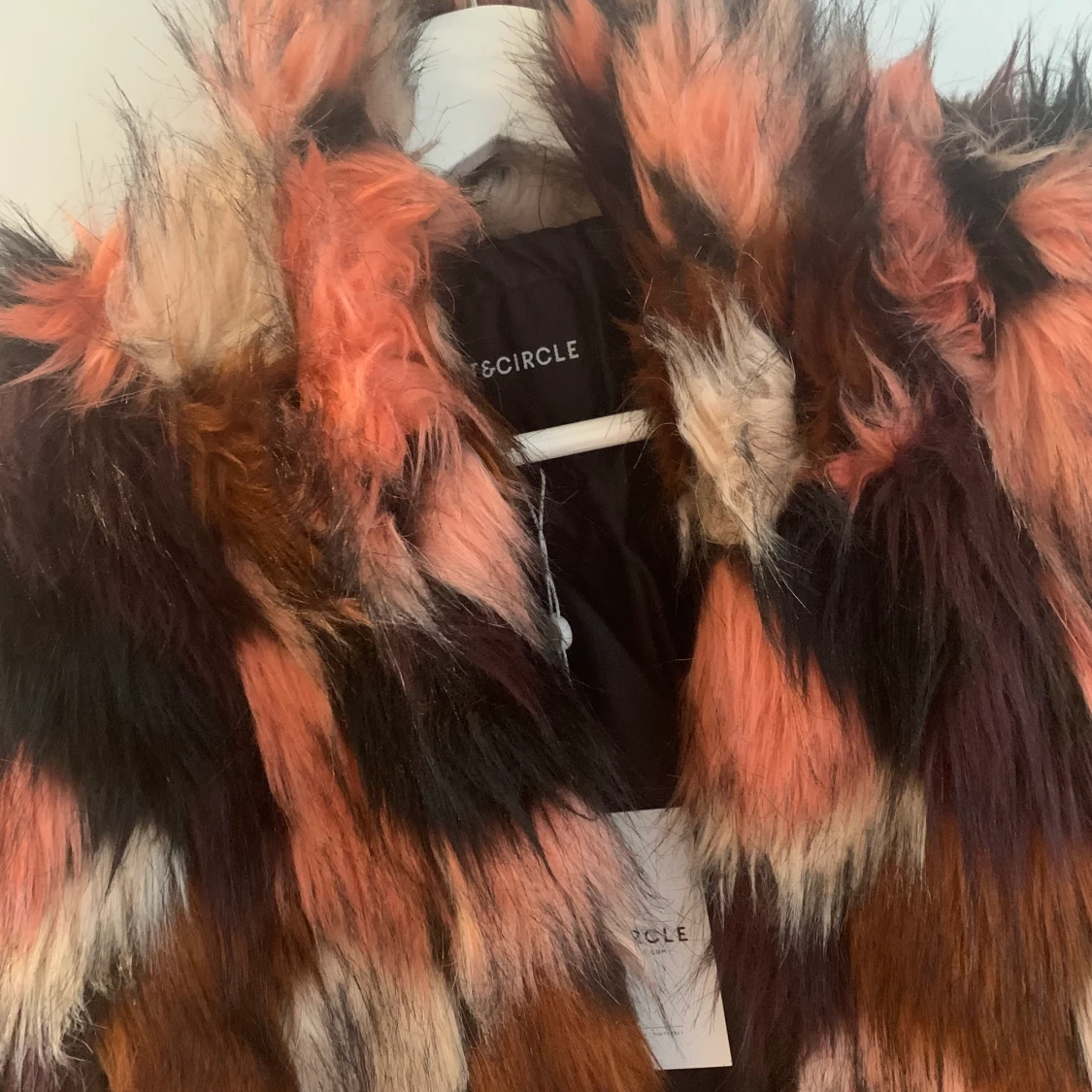 Fauxfur färgglad jacka  - 90