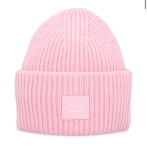 Acne mössa - Sparsamt använd och bra skick! Bilden är från hemsidan men skriv för fler bilder.🙌✨köptes förra året