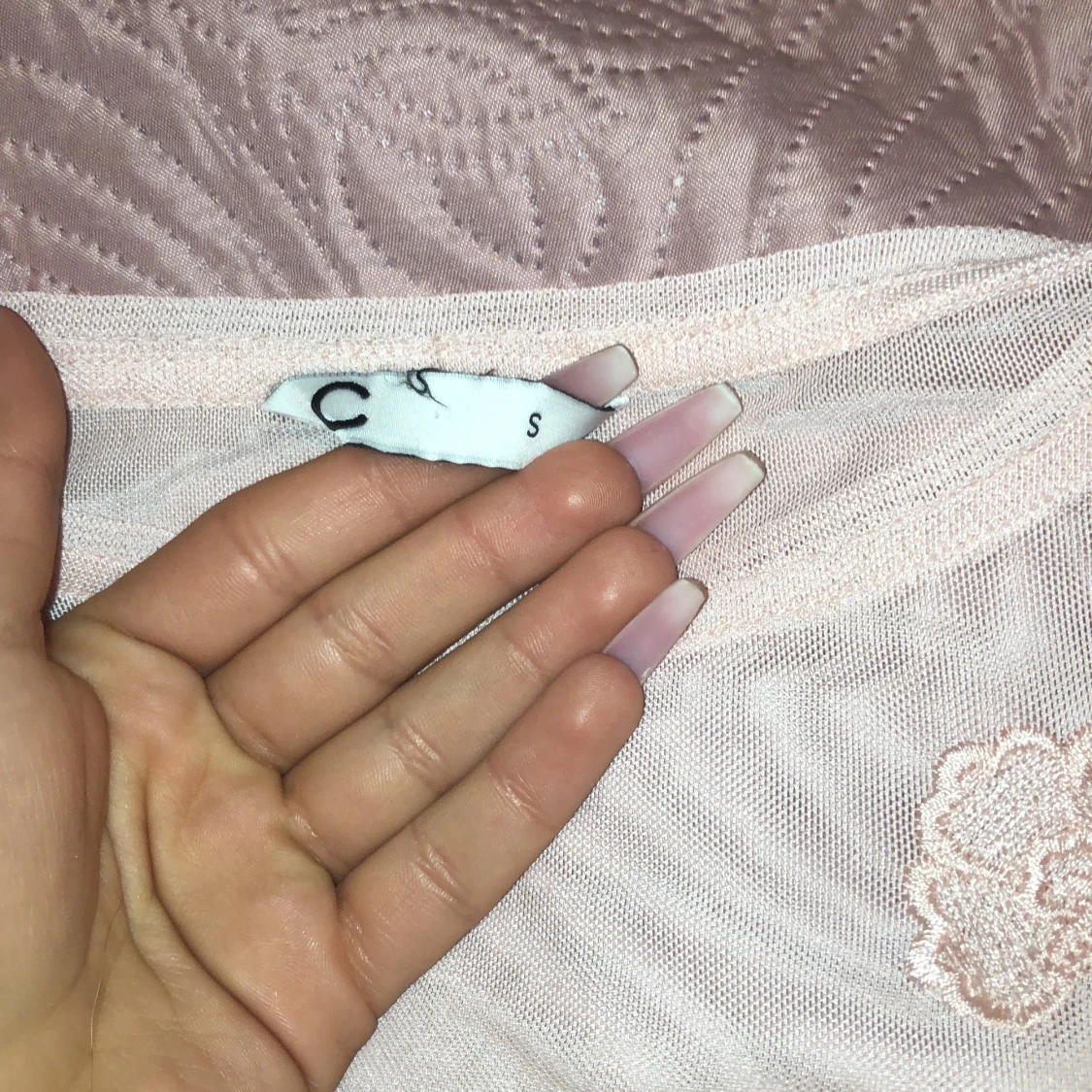 Fin rosmönstras långarmad genomskinlig tröja - 90