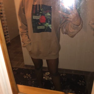 Hoodie  - Hoodie från HM storlek M super mjuk och skön, köparen betalar frakten 