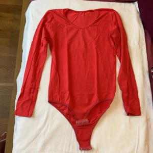 Body korall, storlek M, knappt använt - Fin tröja, frakt ingår! 
