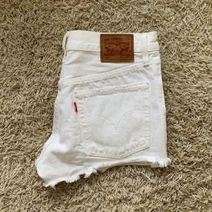 Levis shorts 501 - Levis 501 shorts. Storlek 24.