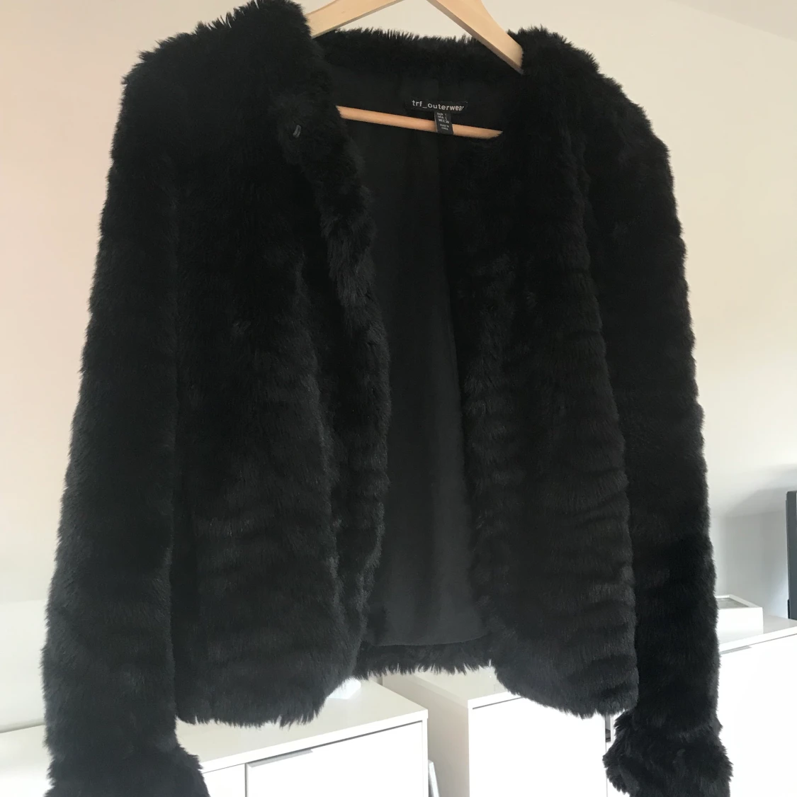 Svart pälsjacka - 90