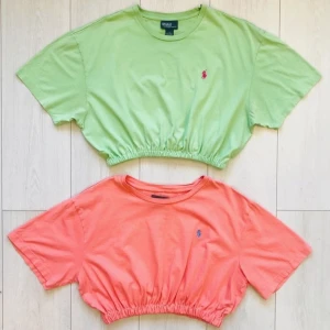 Supersöta croptops - Båda är i storlek S/M. 200 kr styck eller båda för 300 ❤️ frakt ingår!