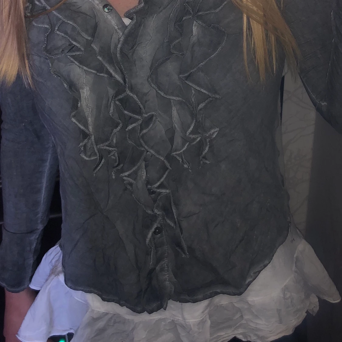 VITT LINNE MED VOLANG - 90