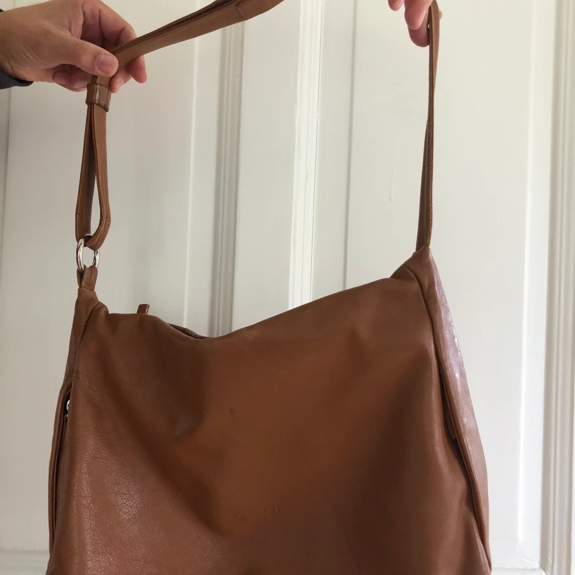 Snygg rymlig handväska