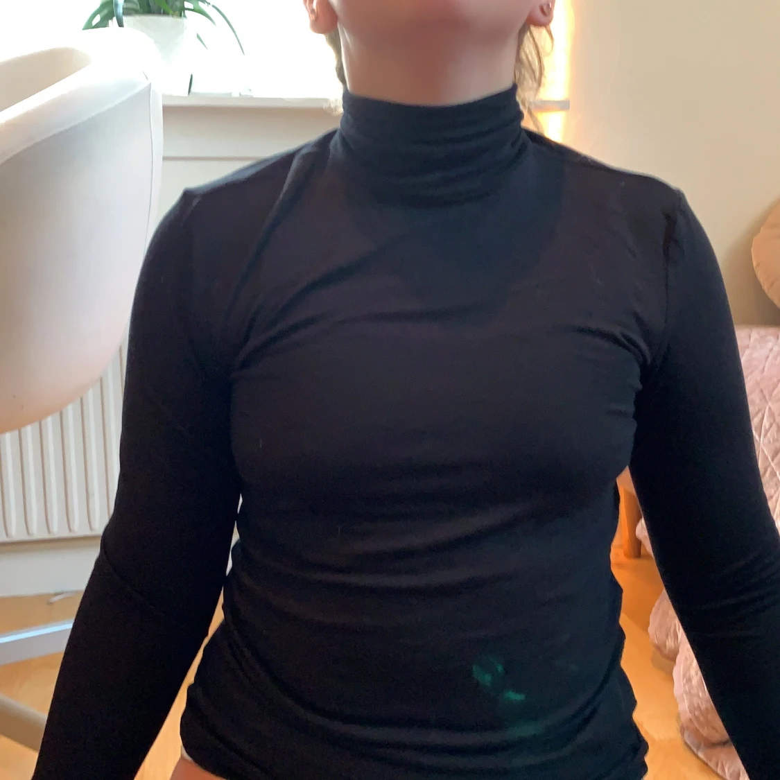 Svart långärmad med kraga storlek S - 90