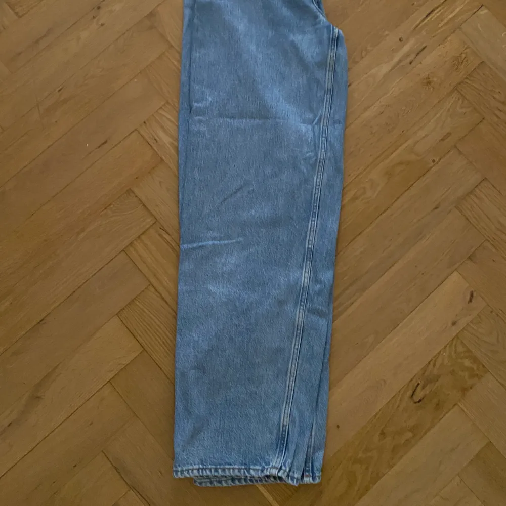 weekday jeans i modellen rail. W26 L32. Jeans & Byxor.