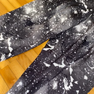 Träningstights - Träningstights med coolt mönster! Säljer fler träningskläder på sidan! Köparen står för frakt 😊