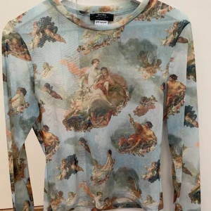 Ängel tröja  - Ängel tröja i mesh                                                                     150kr + frakt   Betalning sker via swish✨