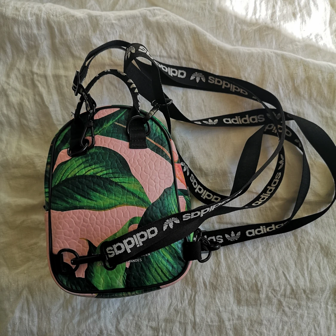 Adidas ryggsäck/ väska  - 90