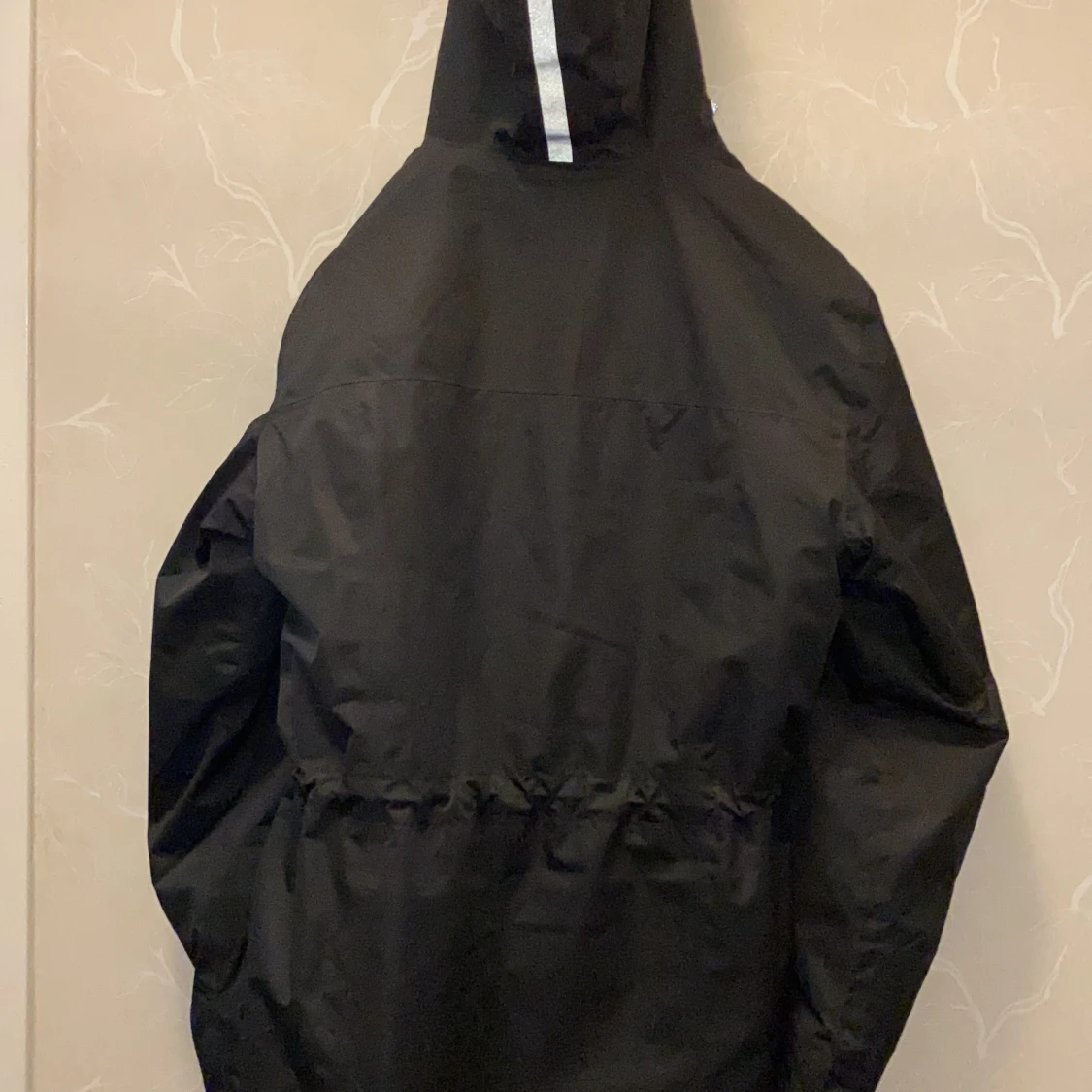 Ny vinterjacka, Aldrig använd, Varm och mysig, storlek 36, pris 600 - 91