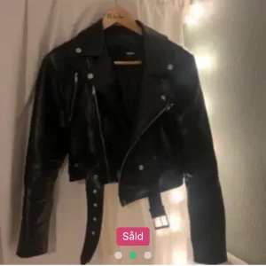 Skinnjacka  - Lånad bild,någon som vill byta med en större storlek (den är från xs-s) 