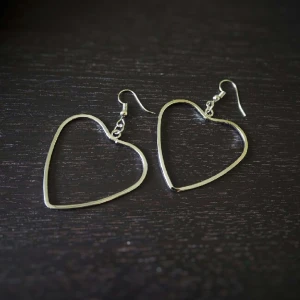  - material : nickel, rodium (finns bara 1 par)