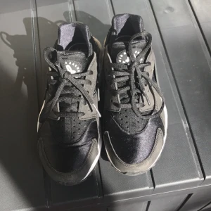  - Nike skor använda 4 gånger. 