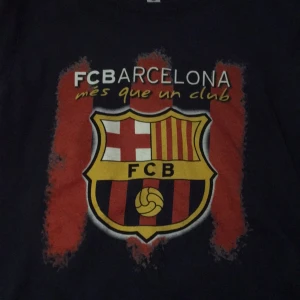  - Messi-tröja storlek S, unisex. 