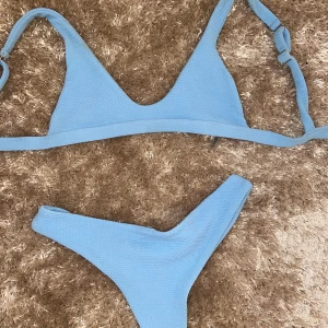 Bikini från shein i strl S - Hej. Säljer min älskade bikini från shein i storlek S pga att den är förliten för mig. Så fin i färgen och så bekväm. Säljer för 70 kr eller högsta bud🐬💙 (frakt 22kr). Högst bud just nu 100kr + frakt, avslutar budgivningen tisdag 18/8 23.59