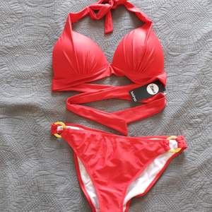 NEW red bikini from BOOHOO - hygiene strip and labels are still attached - will fit size M - L - bikini top is a little bit padded