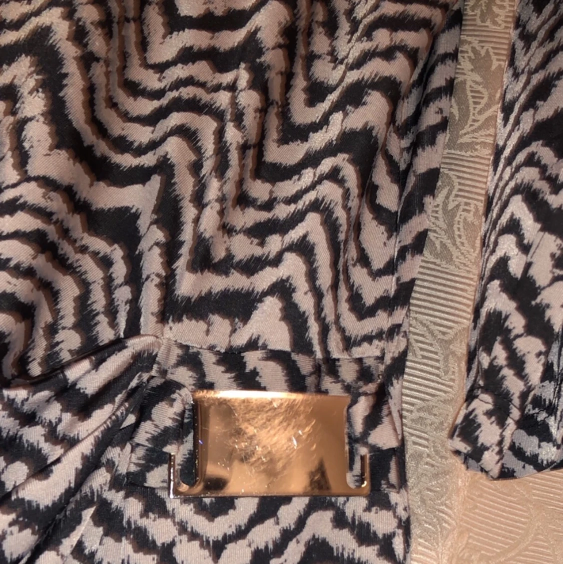 Mönstrad klänning  - 90