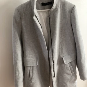 Kappa - Grå kappa från Zara 