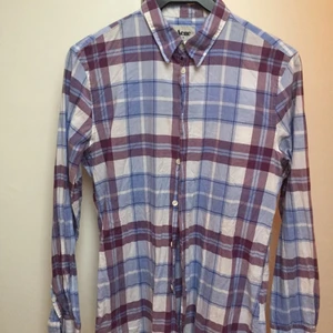  - Mönstrad skjorta från Acne i storlek 48