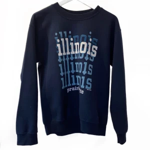 90’s vintag sweater  - 90’s vintage sweater, bra vintage skick i storlek S⚡️ bud från 350, säljes Direkt för 450 (+ frakt 63 kronor) 