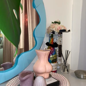 Ljus kvinnlig kropp  - Egendesignat ljus av en kvinnlig kropp. 