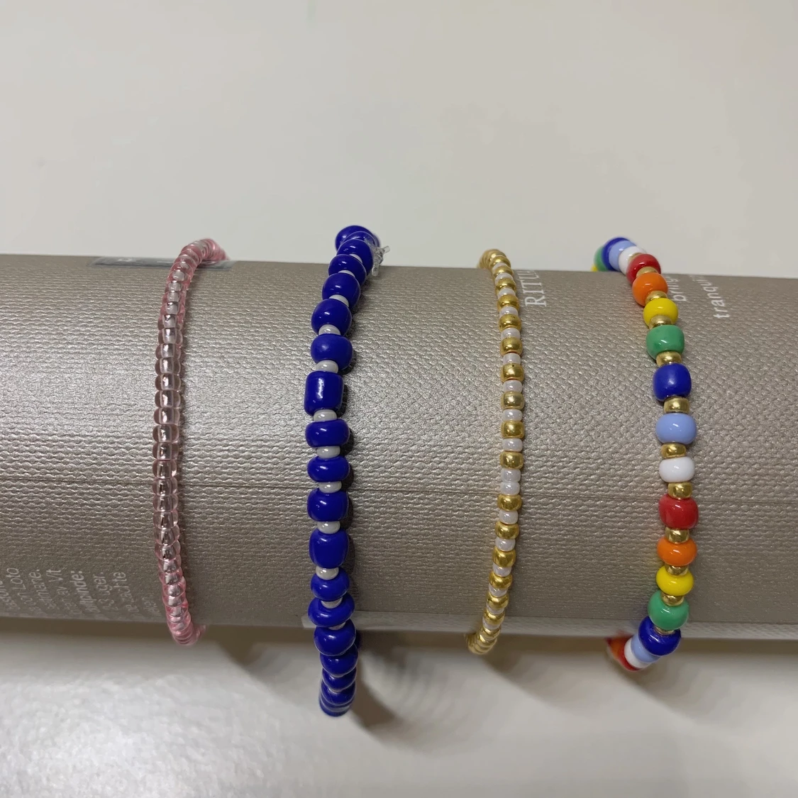 Handgjorda armband🤍🖤