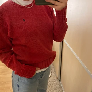 Stickat ralph lauren - Jättebra skick, fin röd färg, frakt tillkommer 💕