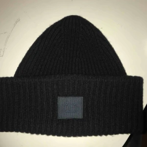 - Acnemössa köpt i vintras, säljer pga att jag inte använder den längre