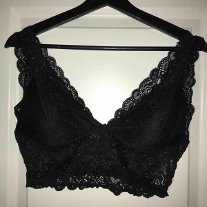  - Jätte snygg bralette, använd 1 gång bara. Frakt 20kr