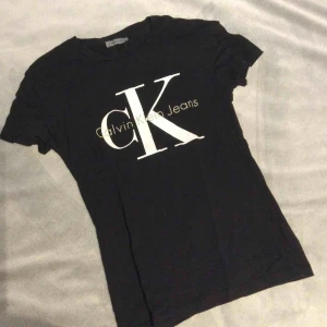  - Äkta calvin Klein  Knappt använd   Xs