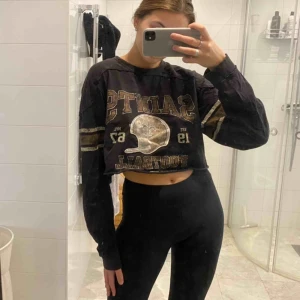  - Sparsamt använd tröja, köpt för längesen på en NFL butik. 