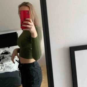  - Grön stickad tröja från hm hur fin😍😍