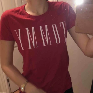  - Jätte skön och fin Tommy Hilfiger topp i bra skick köpt för ca ett år sedan