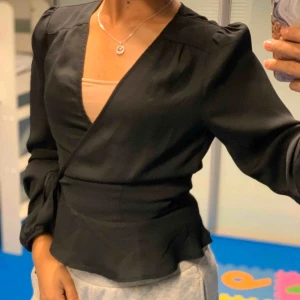  - Använd 2 gånger. Köpt från bikbok. 90kr med frakt inräknad. 