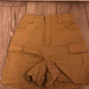  - Safari shorts, khaki färgade