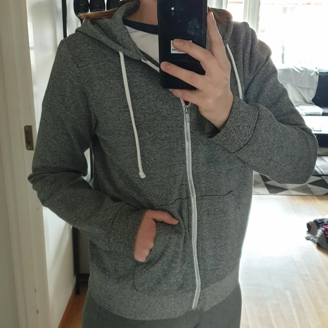 Grå tjocktröja  - 90