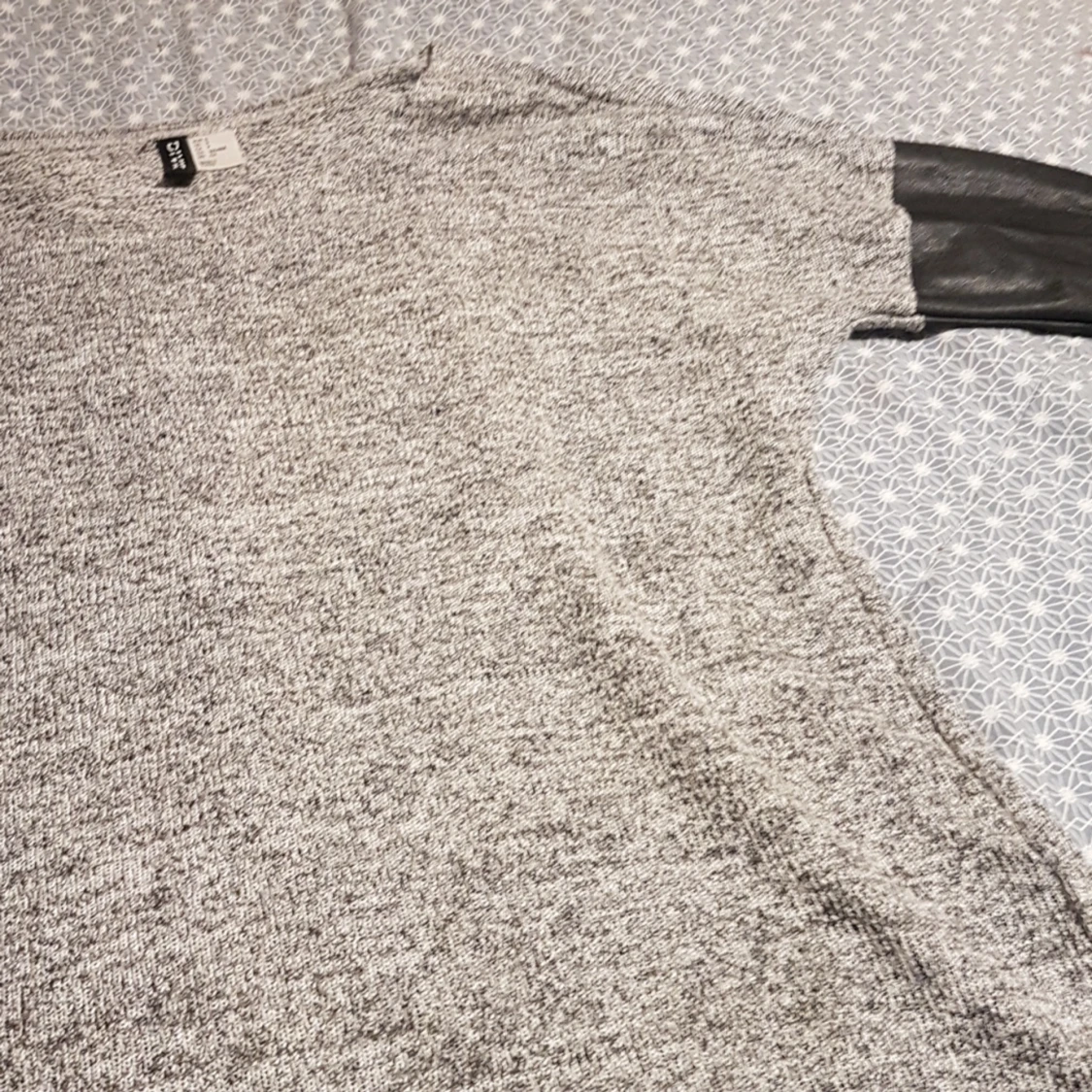 En tröja med fake skin. - 91