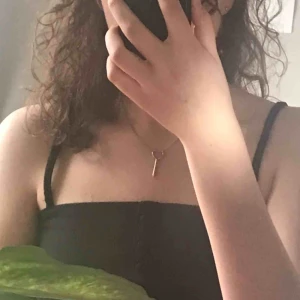  - Halsband med hjärtnyckel gjort av mig💗