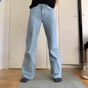 Suupernajs jeans från Junkyard i jättefint skick! 💙 Storlek 25. 300 kr + frakt 😇📦
