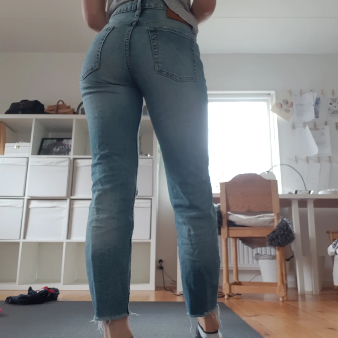 Jeans med slitningar  - 90