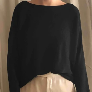  - Svart stickad tröja från hm🙌🏽 strl M 110kr inkl frakt