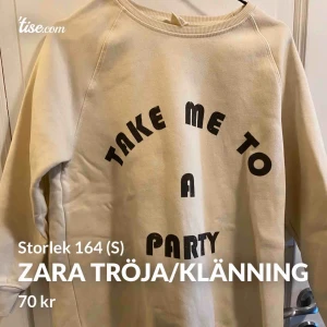  - Snygg tröj/klänning. Passar storlek Xs/S. 🤩🥰 Fint skick